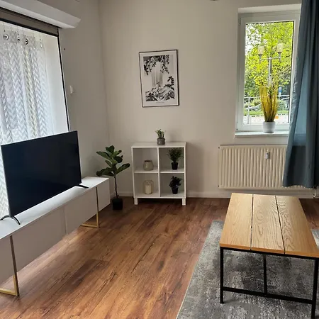 Apartment Karl Mit 2 Schlafzimmern An Der Goitzsche